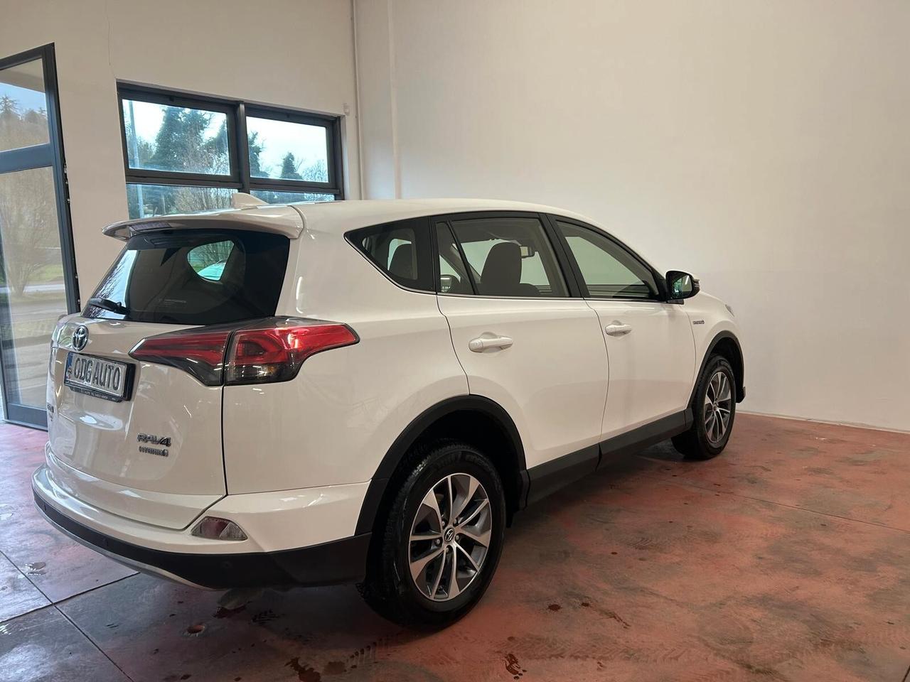TOYOTA RAV 4 HYBRID-benzina CAMBIO AUT. 2.5 CV 155 con Km 146.696 garanzia 12 mesi