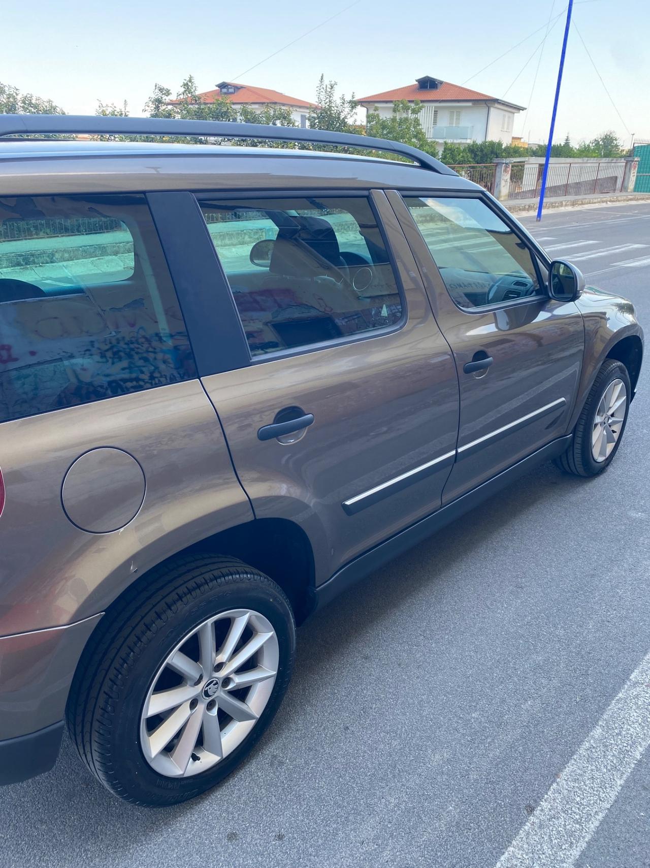 Skoda Yeti Outdoor 1.6 TDI Fine 2014 Full Navi Led