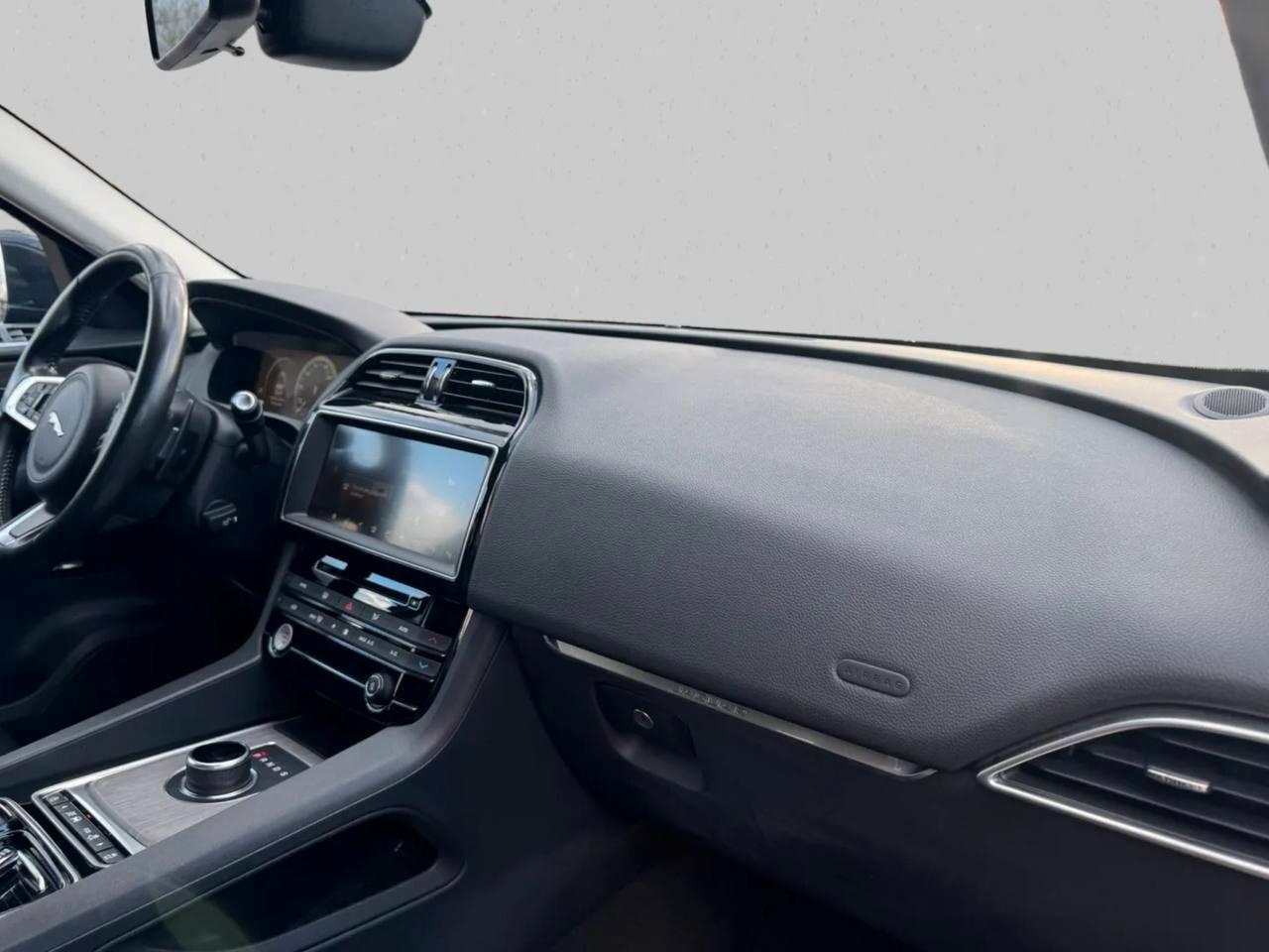 Jaguar F-Pace 2.0 D 180 CV AWD Prestige 12/2017