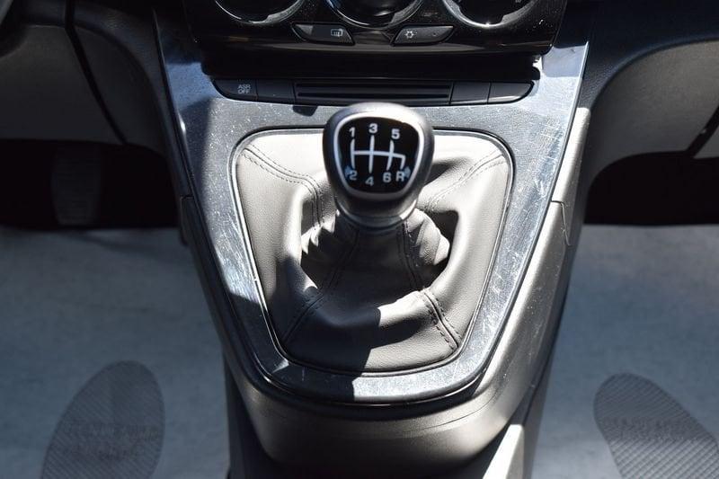 Lancia Ypsilon 1.0 FireFly 70cv Hybrid ALBERTA FERRETTI