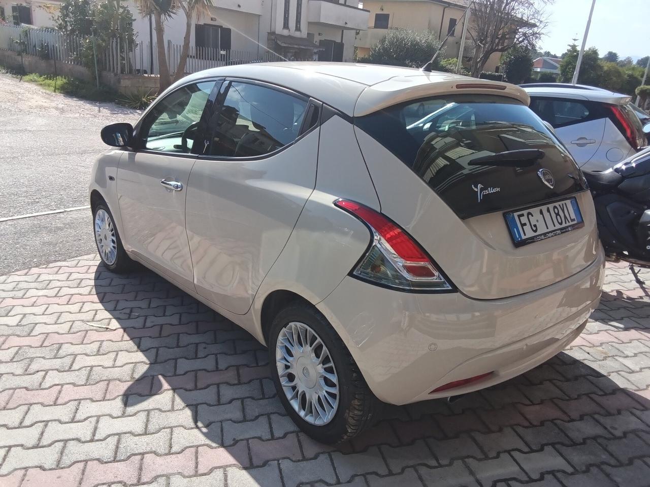 LANCIA YPSILON 1.2 BENZ 5P 2017 KM79.000 (+gpl)