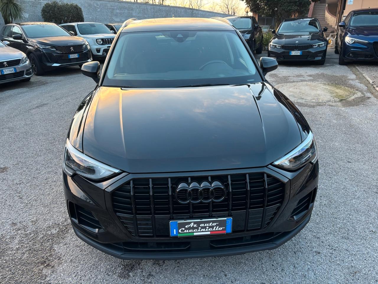 Audi Q3 35 TDI quattro S tronic line edition MY 22 KM 98.000 -BLACK