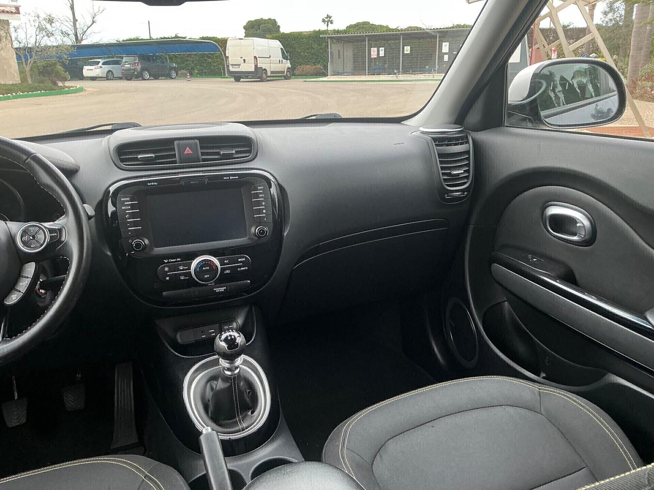 KIA SOUL 1.6 CRDI 136 Cv STRAFULL BI-COLOR 10/2016