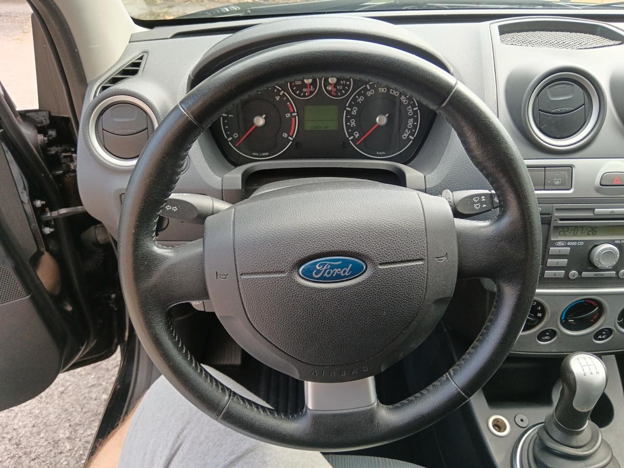 Ford Fiesta 1.4 TDCI 68CV TITANIUM NUOVISSIMA