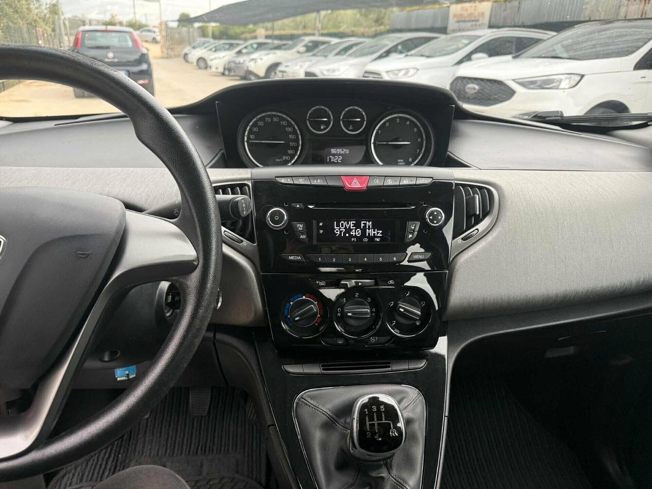 Lancia Ypsilon 1.2 69 69.000km **NEOP OK** 2013