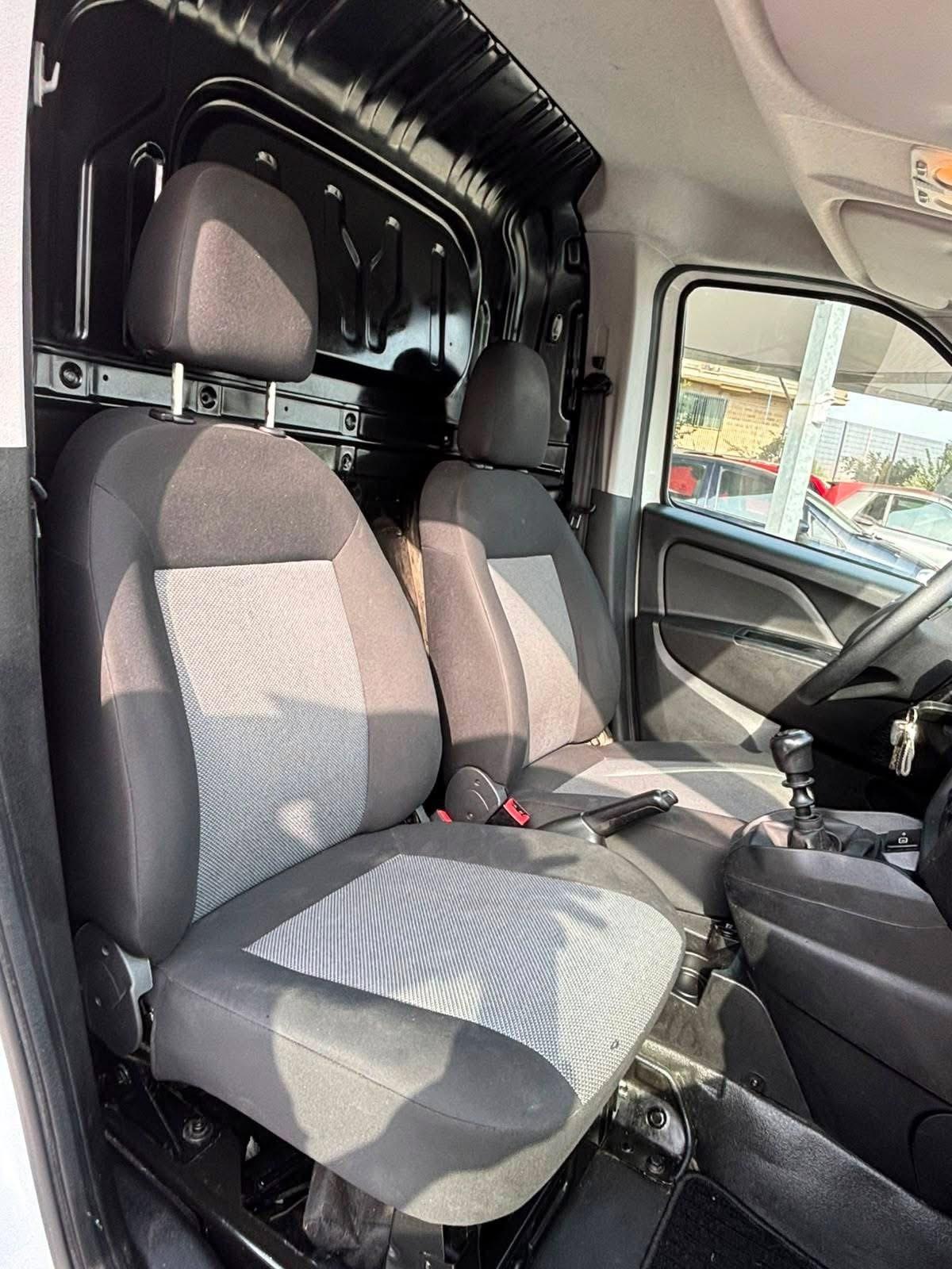 Fiat Doblo Doblò 1.6 MTJ 105 Cv E6D modello Lounge