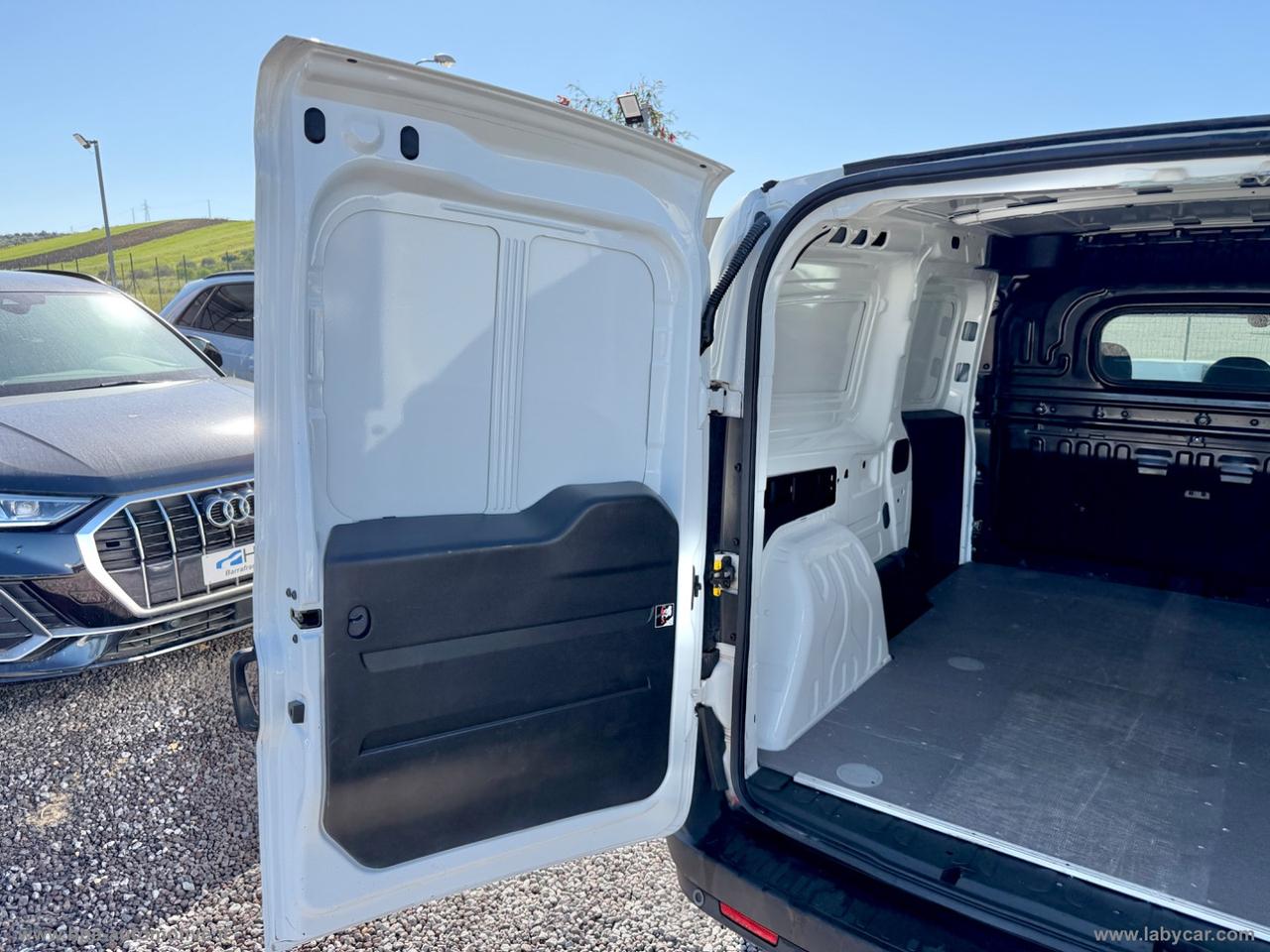 FIAT Doblò 1.6 MJT 120CV MAXI 3 POSTI NAVI RETROCAMERA CLIMA AUTOMATICO