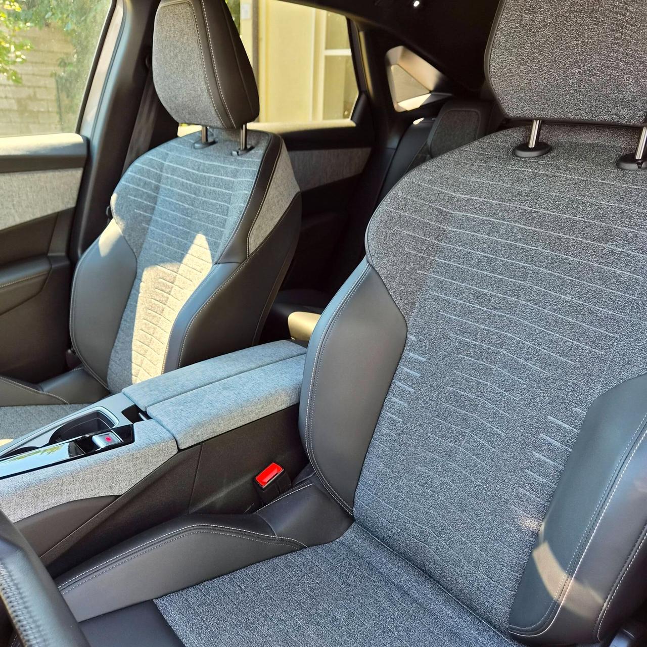 Peugeot 3008 Hybrid 136 e-DCS6 Allure 2025 km23000