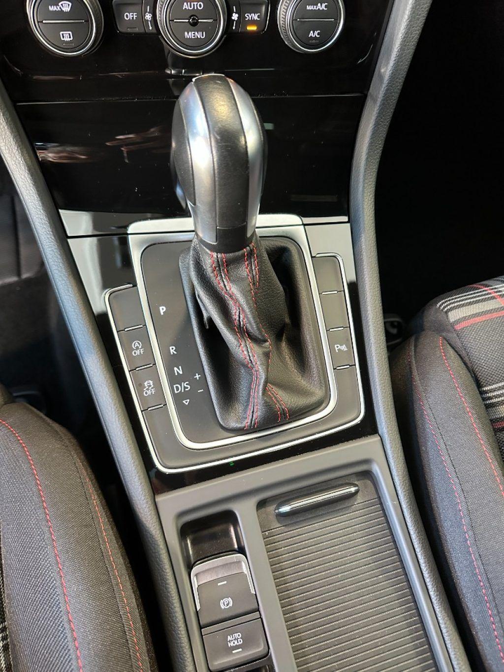 Volkswagen Golf GTI Performance 2.0 245 CV TSI DSG - 18"- Navi - ACC