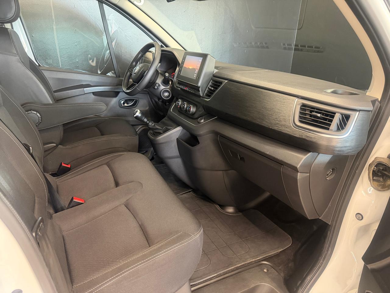 RENAULT Trafic 2.0 blue dci 110cv L2 Authentic