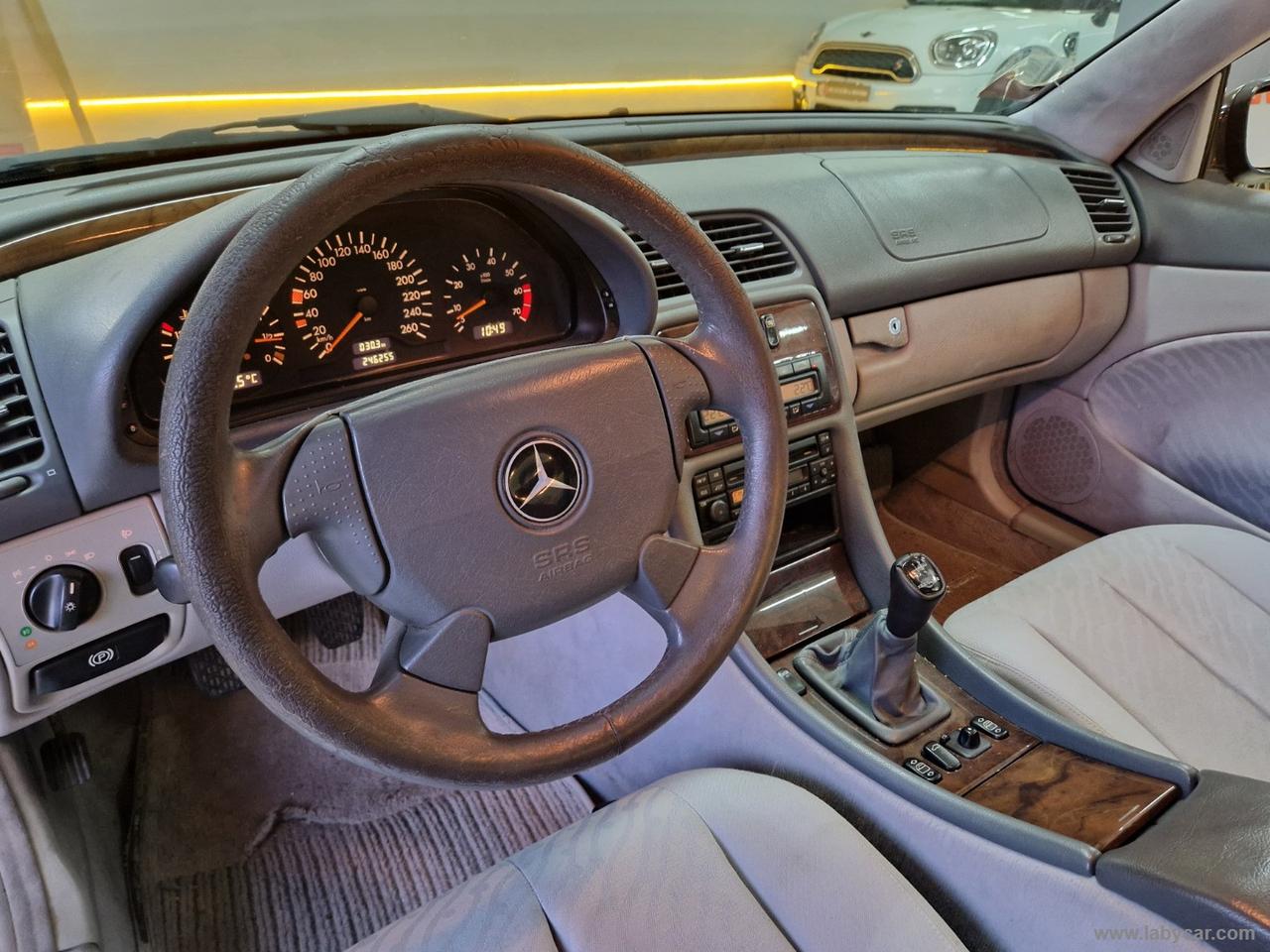 MERCEDES-BENZ CLK 200 Elegance