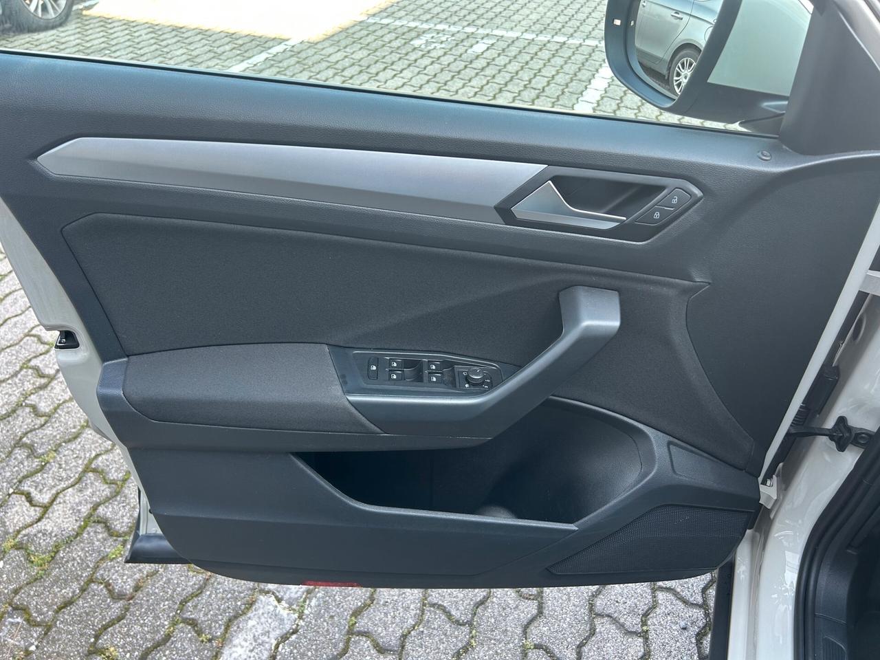 Volkswagen T-Roc 1.0 tsi Life 110cv NEOPATENTATI OK!!!