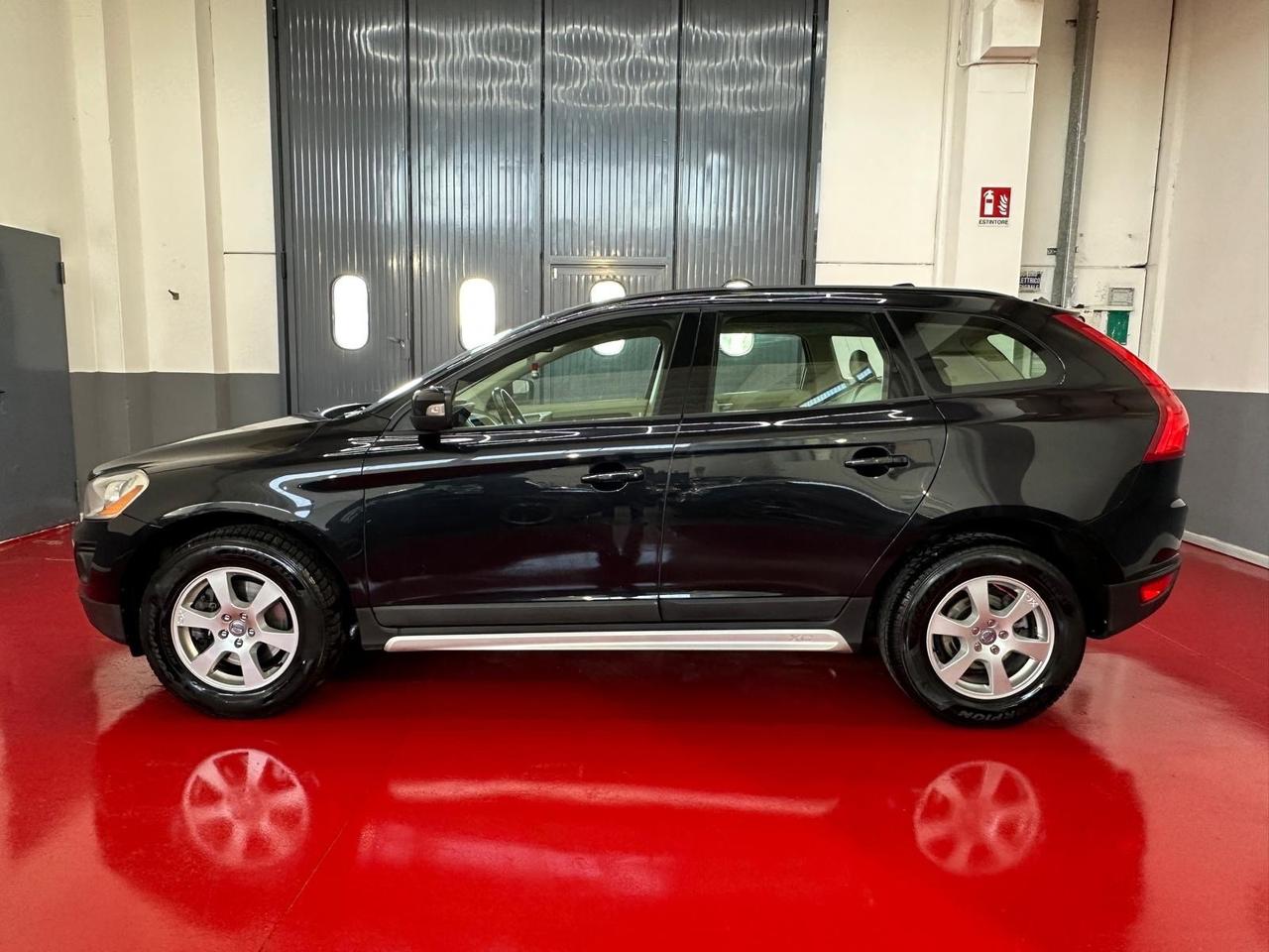 Volvo XC 60 XC60 D5 AWD Geartronic Momentum