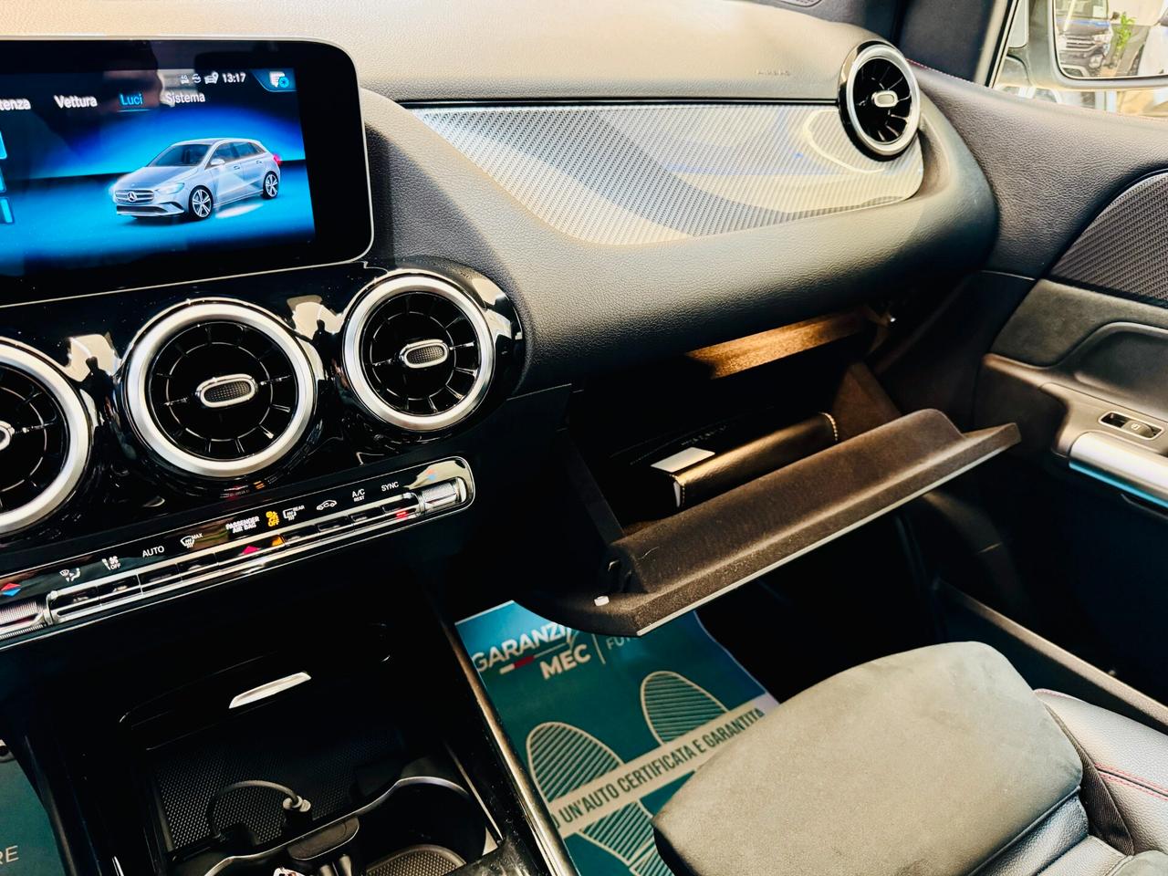 Mercedes-benz B 180 AMG Autom. CarPlay / RetroCamera
