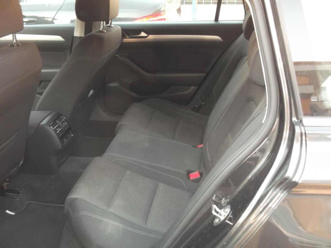 Volkswagen Passat Variant 2.0 TDI Business BlueMotion Tech. - 02