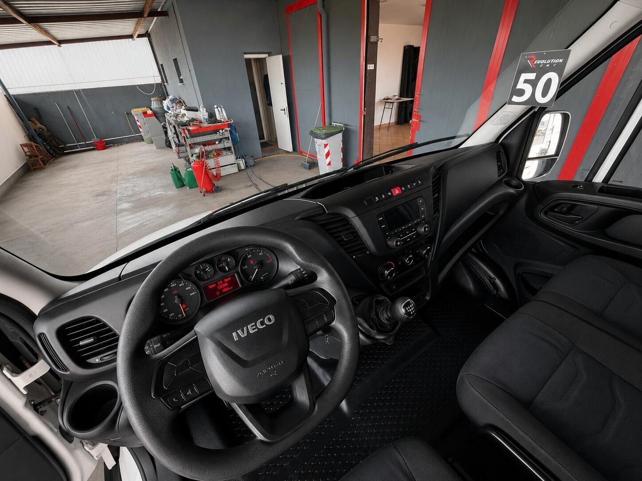 IVECO DAILY 35-120 2.3 DIESEL 116 CV - FURGONE - AZIENDALE