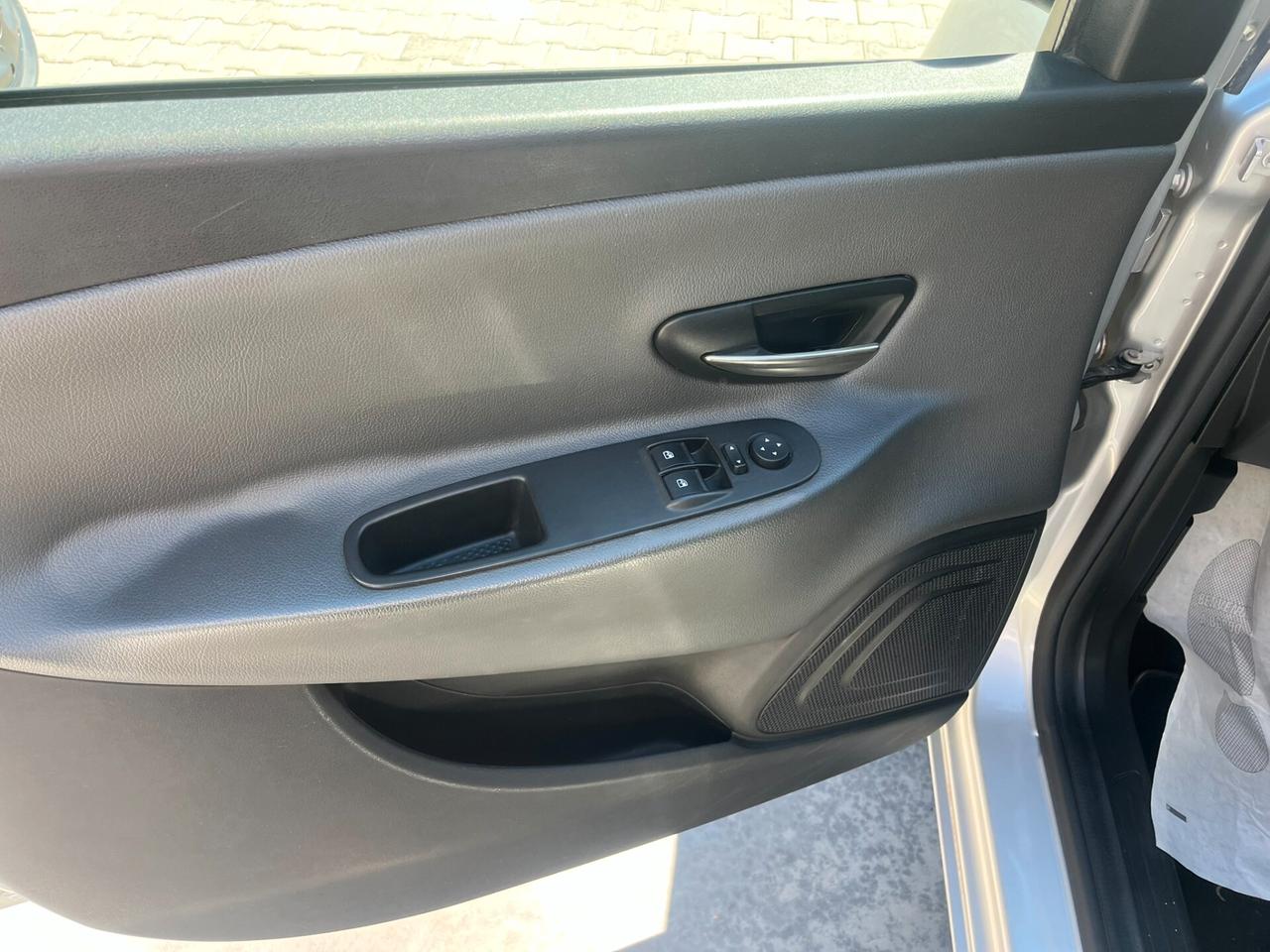 Lancia Ypsilon 1.2 69 CV 5 porte Gold