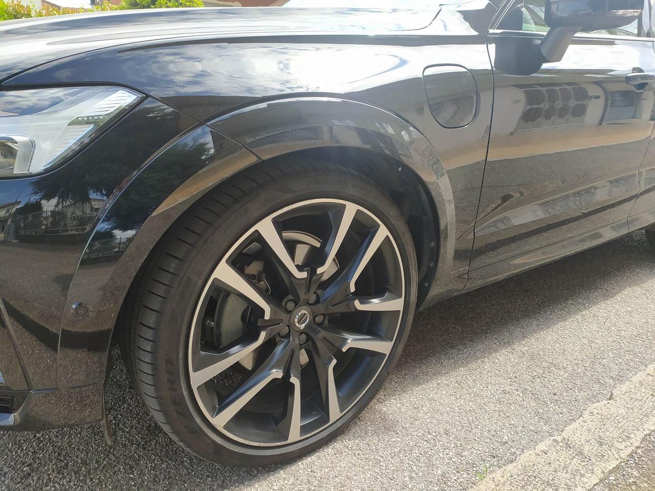 Volvo XC 60 2.0 T6 Recharge PHEV Ultimate Dark