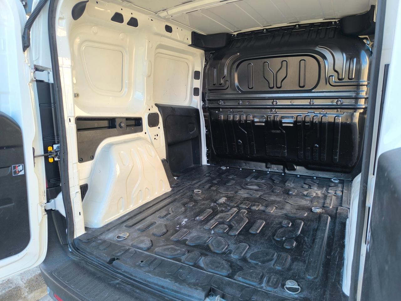 FIAT DOBLÒ 3 POSTI 1.6 DIESEL 08/2018 1 PROPRIETÀ NAVI/SENS.PARCHE