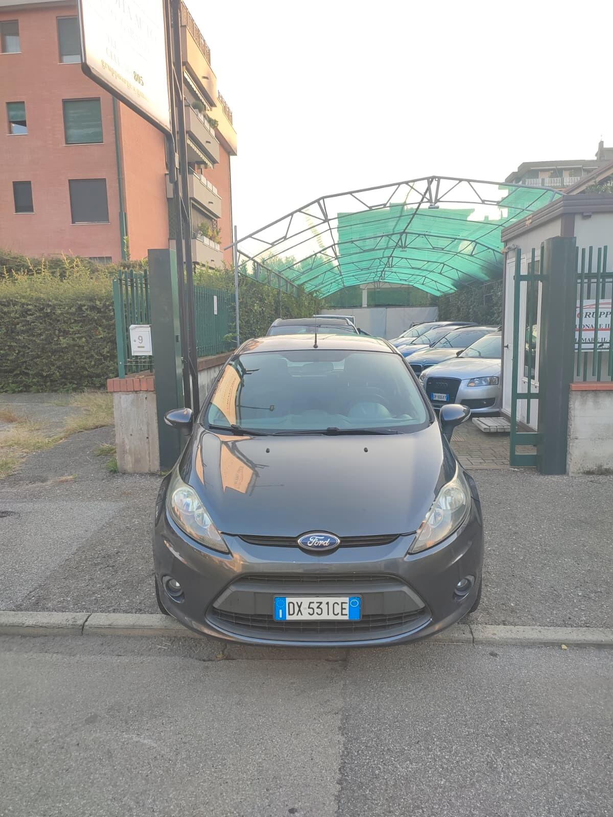 Ford Fiesta 1.4 5 porte Bz.- GPL Titanium