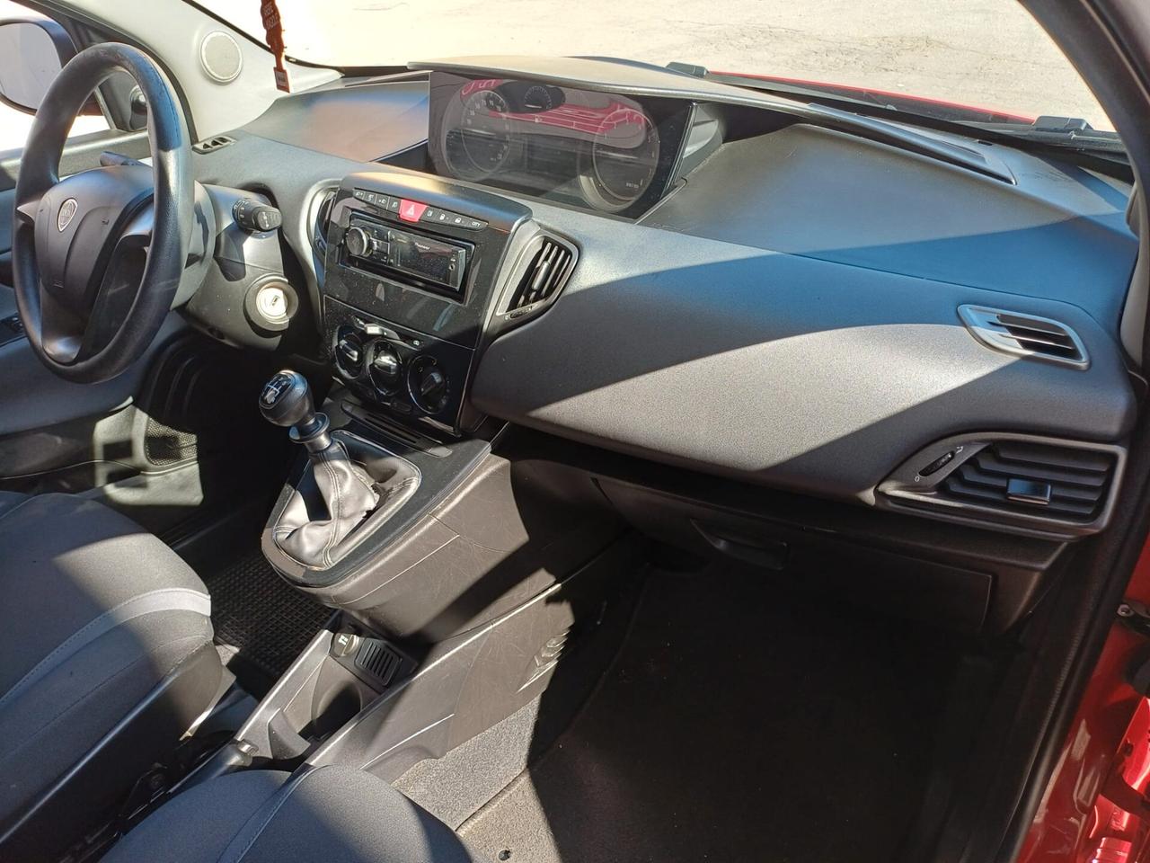 Lancia Ypsilon GPL DI SERIE Fiammante - 2018