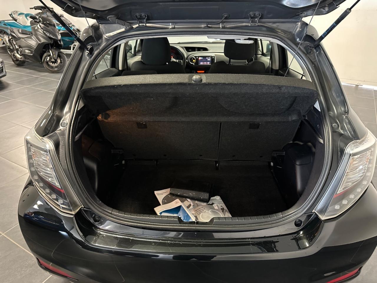 TOYOTA YARIS 1.0 NEOPATENTATI 69CV GARANZIA UNIPRO