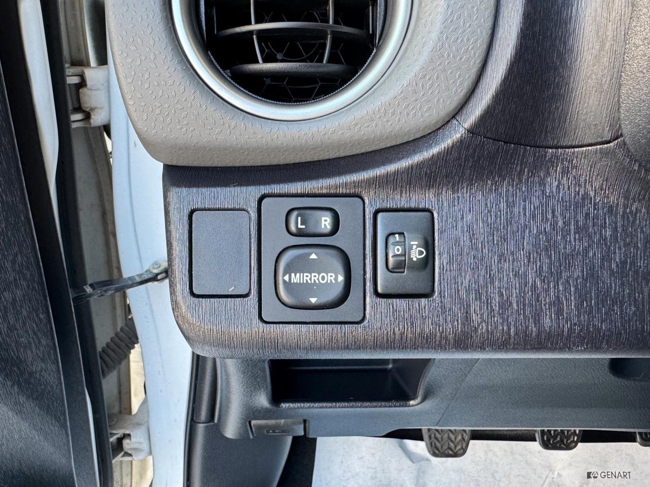 Toyota Yaris LOUNGE 5P GARANZIA 24 MESI NEOPATENT.