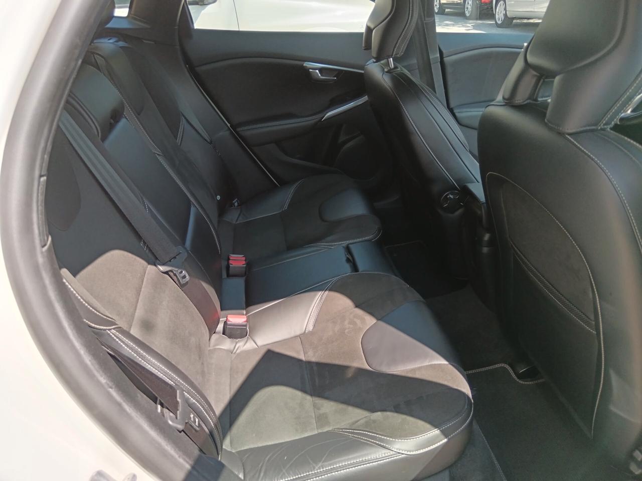 Volvo V40 2.0 D2 120CV R DESIGN NUOVISSIMA