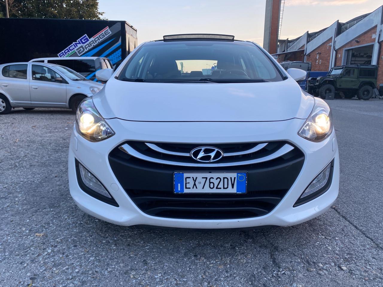 Hyundai i30 1.6 CRDi 128 CV 5p. Style+ A/T