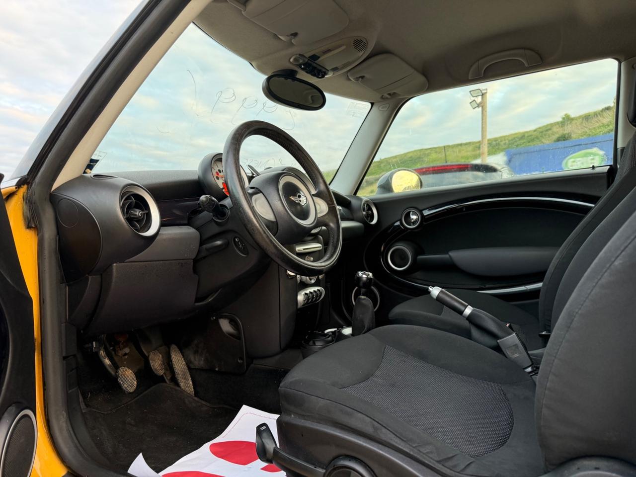 Mini 1.6 16V Cooper Diesel 2.900€