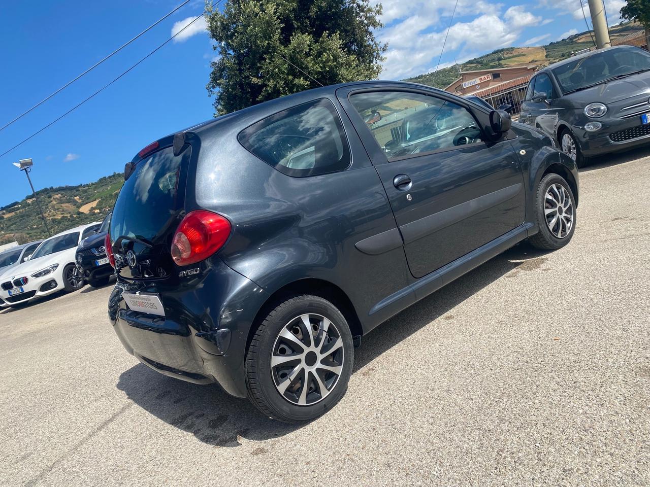 Toyota Aygo 1.0 12V VVT-i 3 porte Sol 68cv