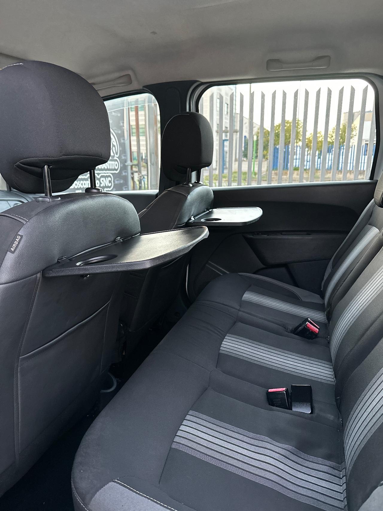 DACIA LODGY 7 POSTI (anno 2019)