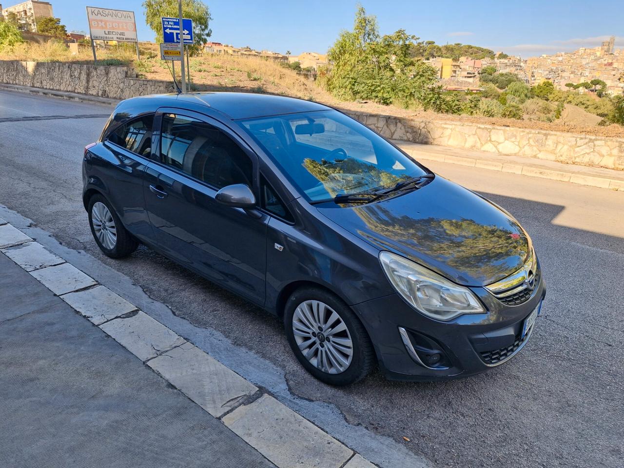 Opel Corsa 1.2 85CV 3 porte GPL-TECH Club