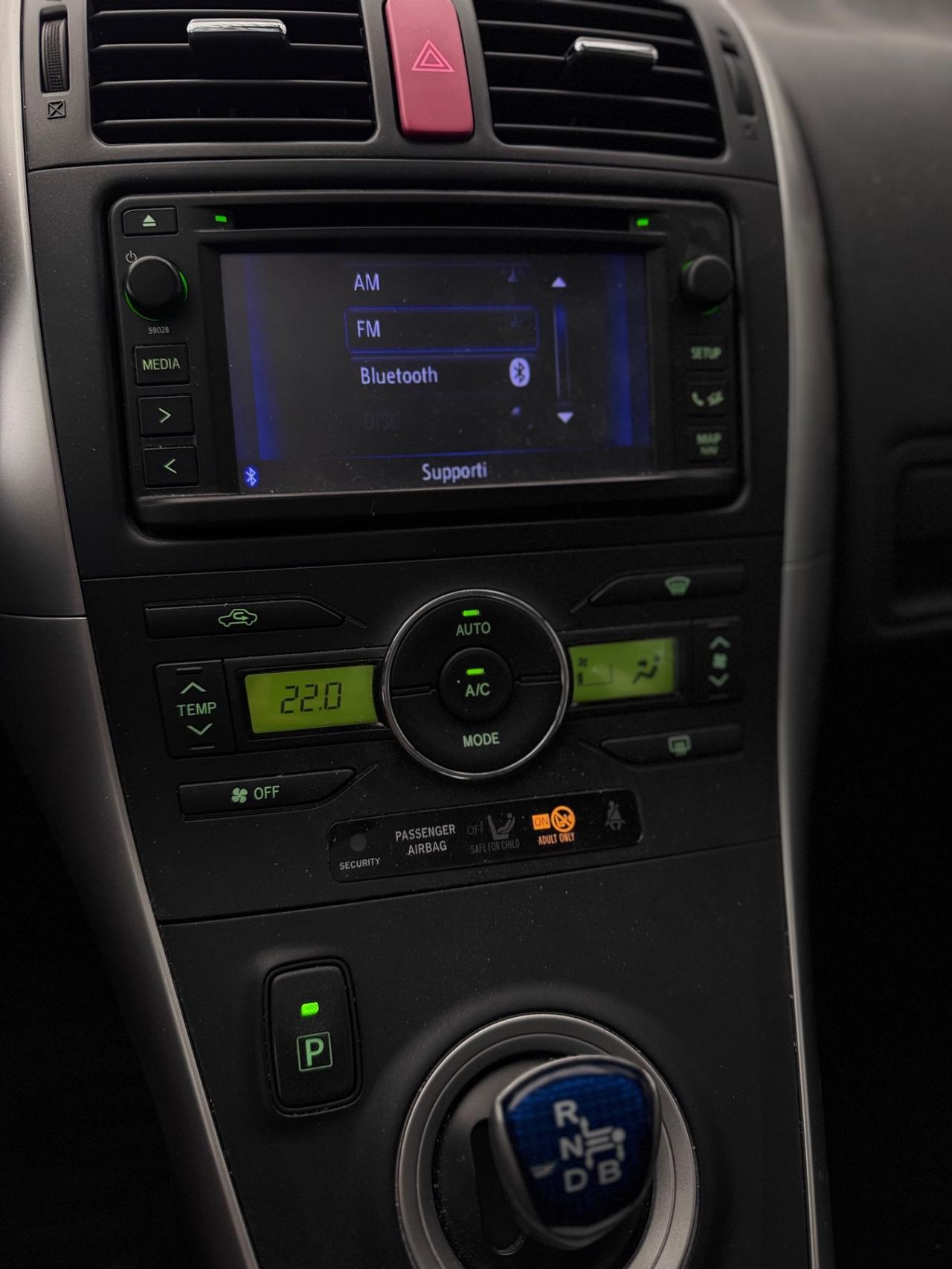 TOYOTA AURIS 1.8 HSD HYBRID STYLE