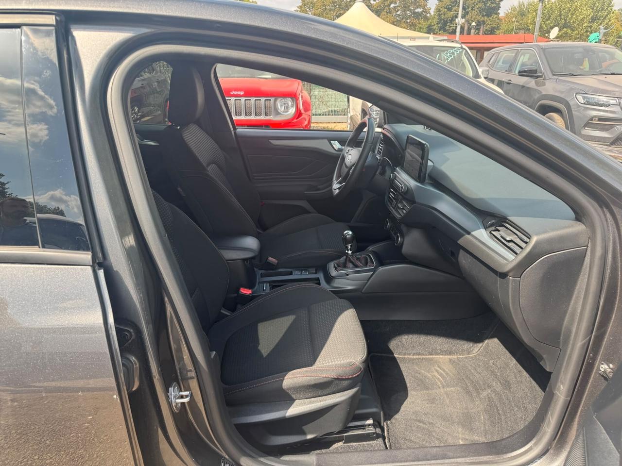 Ford Focus 1.0 EcoBoost Hybrid 125 CV 5p. ST-Line