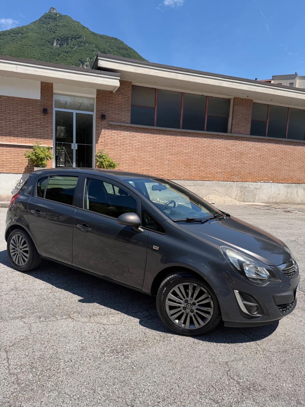 Opel Corsa 1.2 85CV 5 porte GPL-TECH Edition