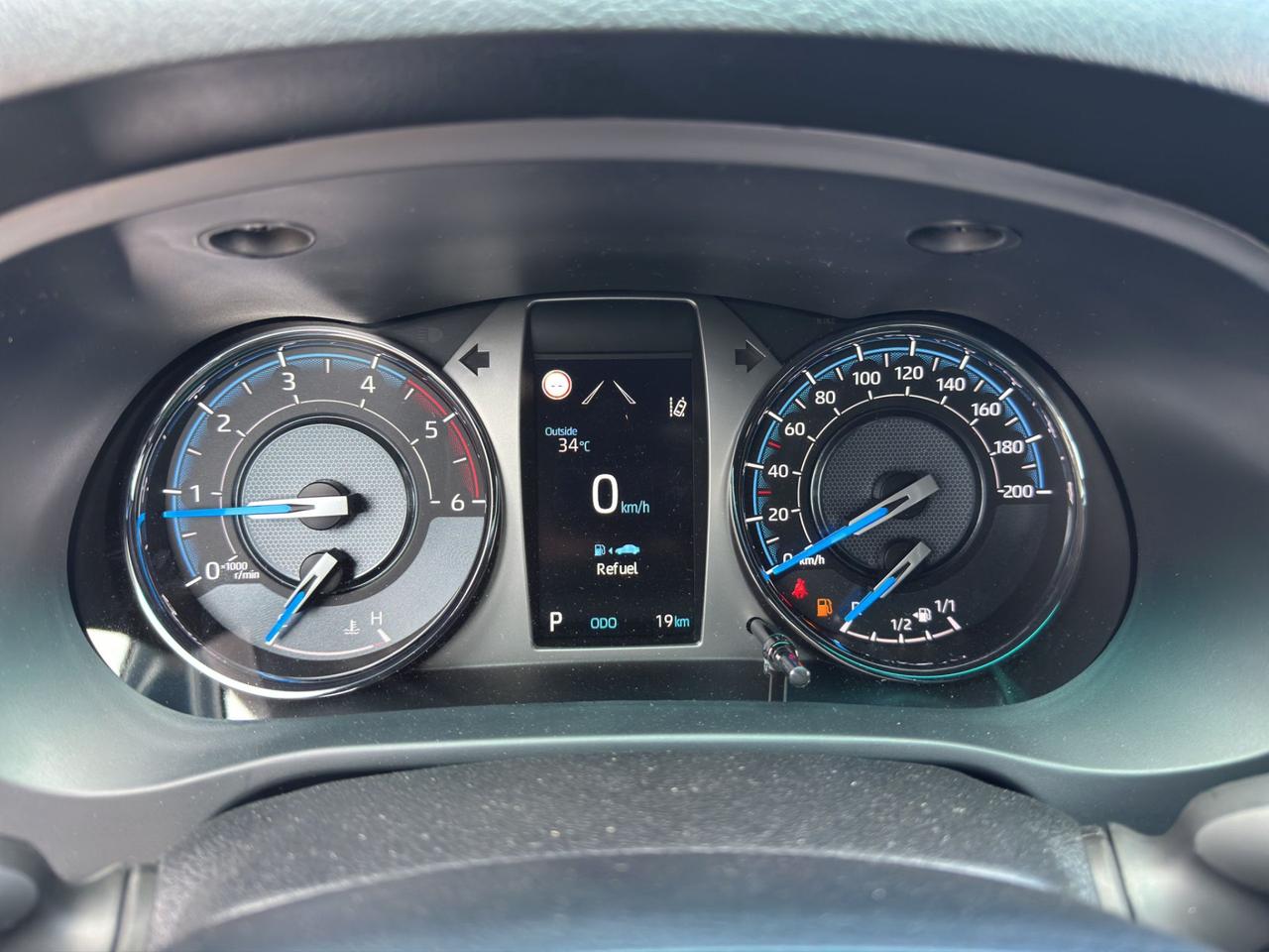 Toyota Hilux MY252.8 d-4d 48V double cab