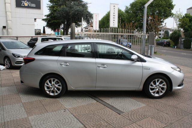 TOYOTA Auris Touring Sports 1.8 Hybrid Business