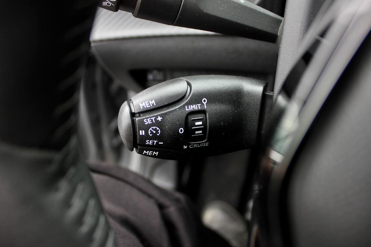 Peugeot 208 1.2 75CV SENSORI - APPLECARPLAY - CRUISE CONTROL