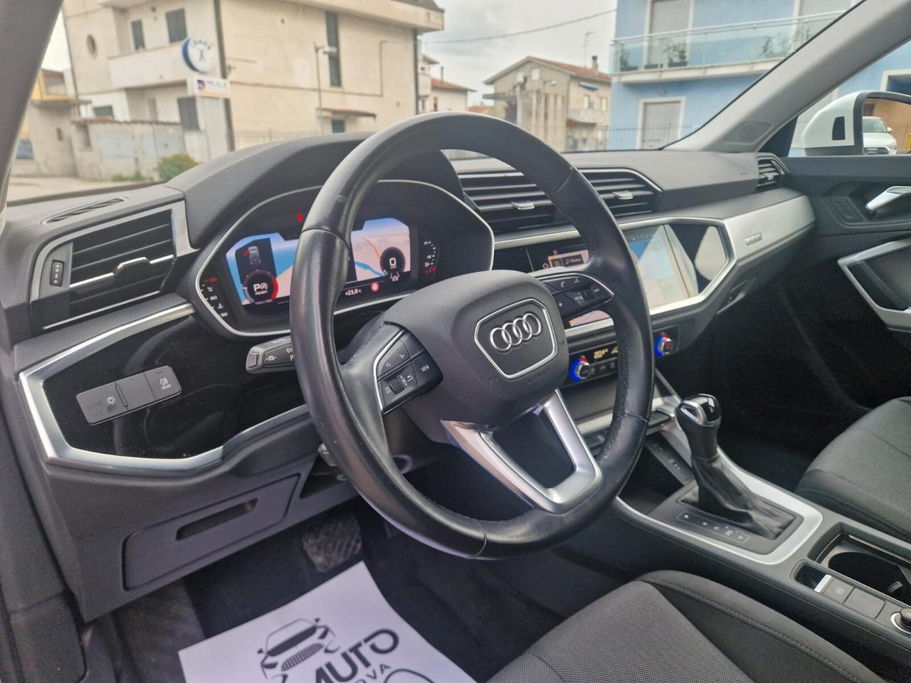Audi Q3 40 TDI quattro S tronic Business Advanced