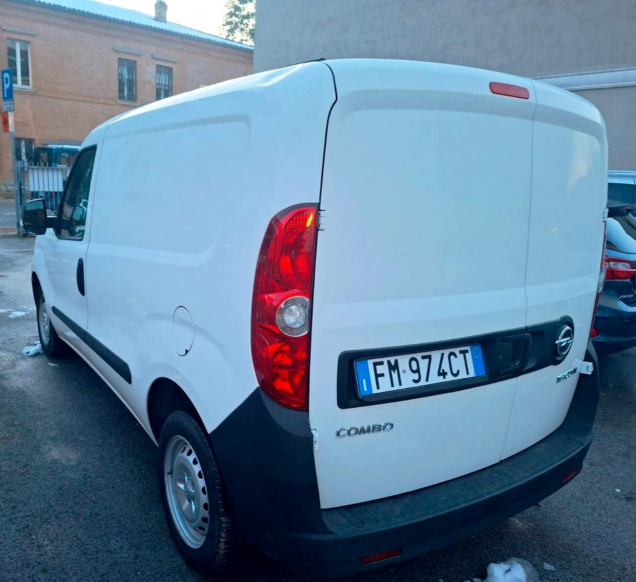 Opel Combo 1.6 Mjt 120 CV