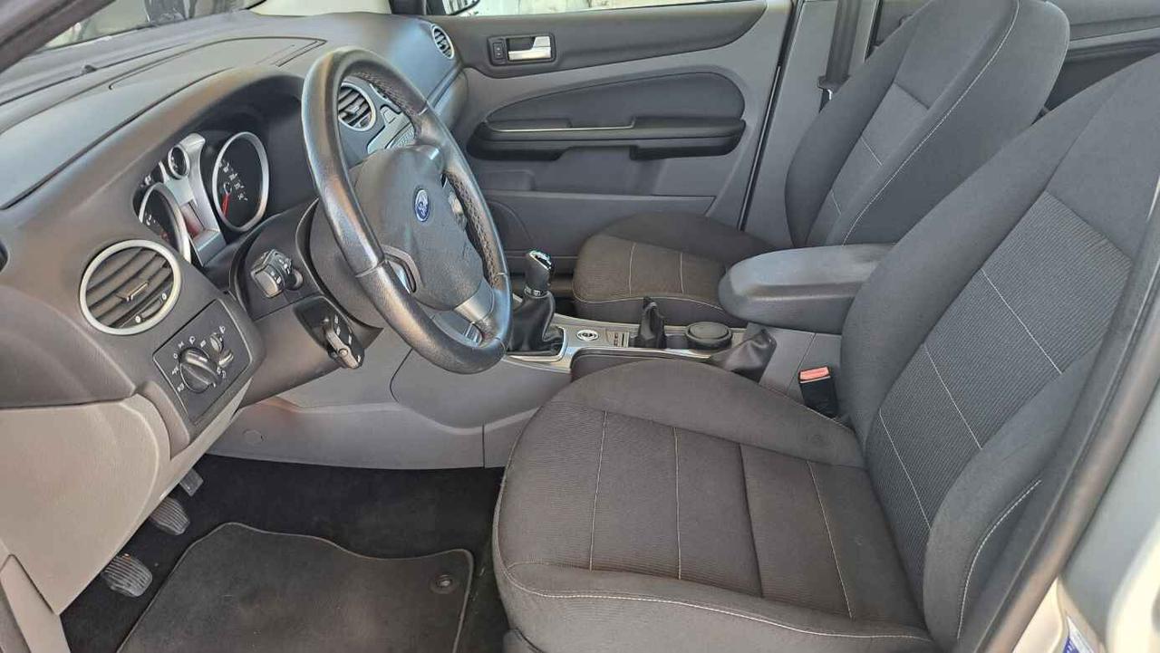 Ford Focus 1.6 (115CV) 5p. Bz.- GPL Titanium