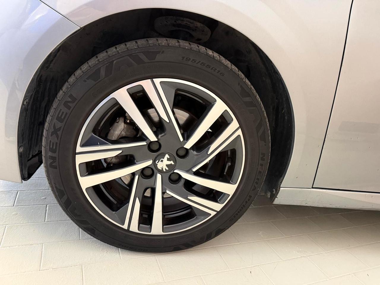 Peugeot 208 PureTech 100 Stop&Start EAT8 5 porte Allure