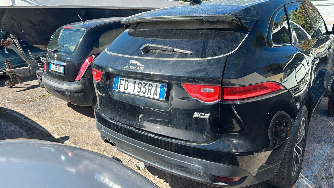 Jaguar F-Pace 2.0 D 180 CV AWD aut. Pure