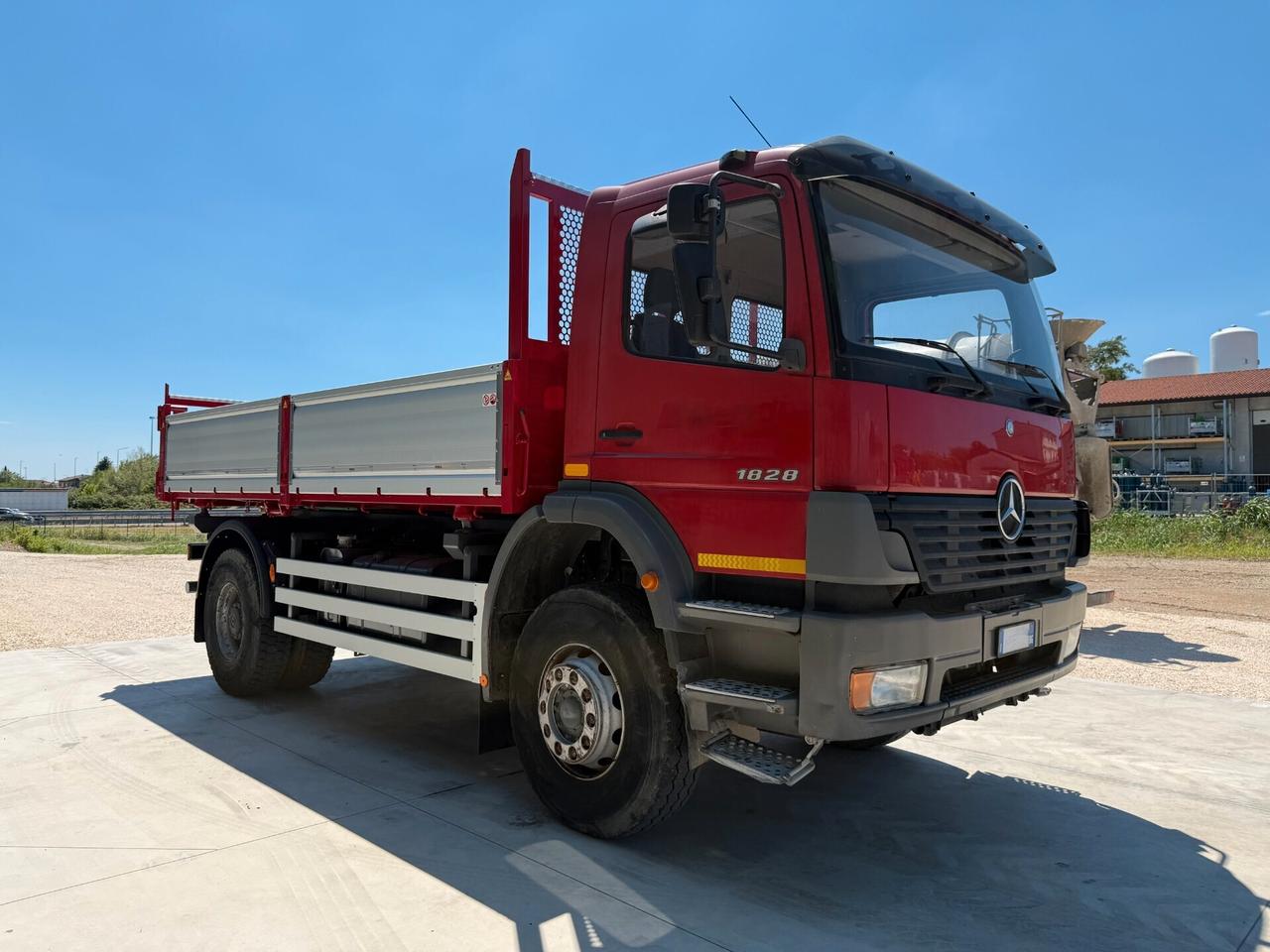 Mercedes Benz Atego 1828K ribaltabile trilaterale 4x2 EU3