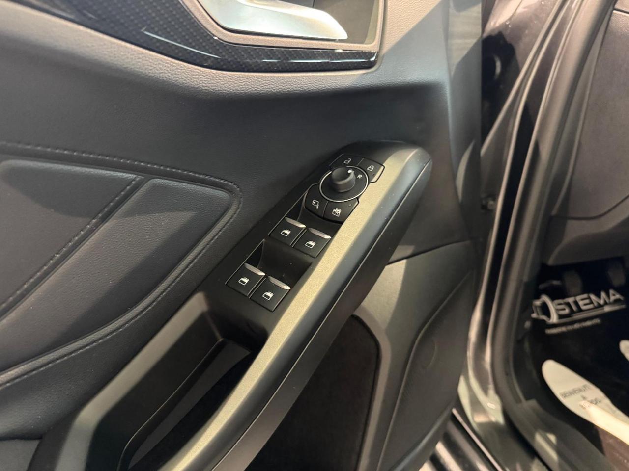 FORD Focus 1.0 125 CV Hybrid ST-Line GOMME M+S