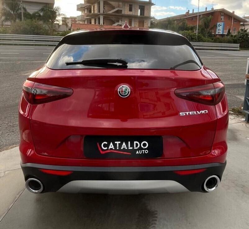 Alfa Romeo Stelvio 2.2 Turbodiesel 150 CV AT8 RWD Business