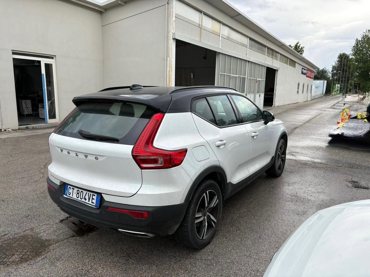 Volvo XC40 2.0 190 CvD4 AWD Geartronic R-design