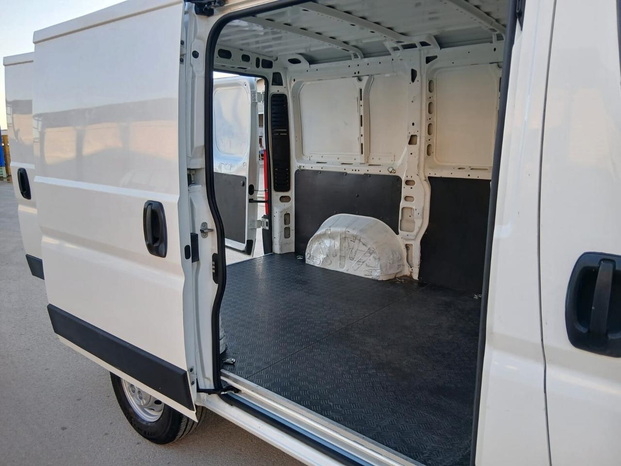 PEUGEOT BOXER 2.2 BLUEHDI 120 S&S PC-TN