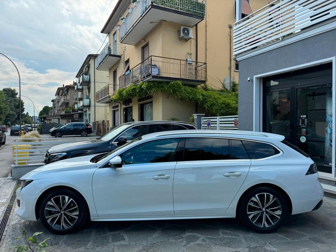 PEUGEOT 508 BlueHDi 130 S&SEAT8 ALLURE NEOPAT